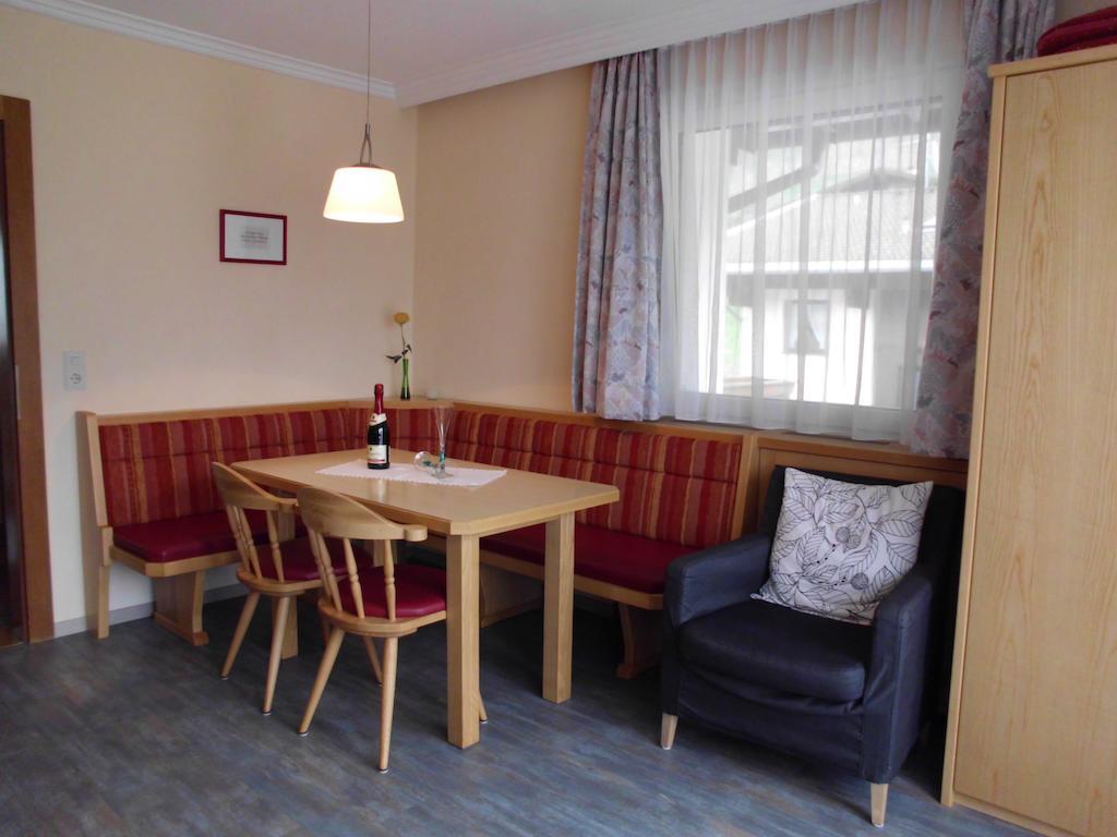 Ferienwohnungen Rahm Mayrhofen Room photo